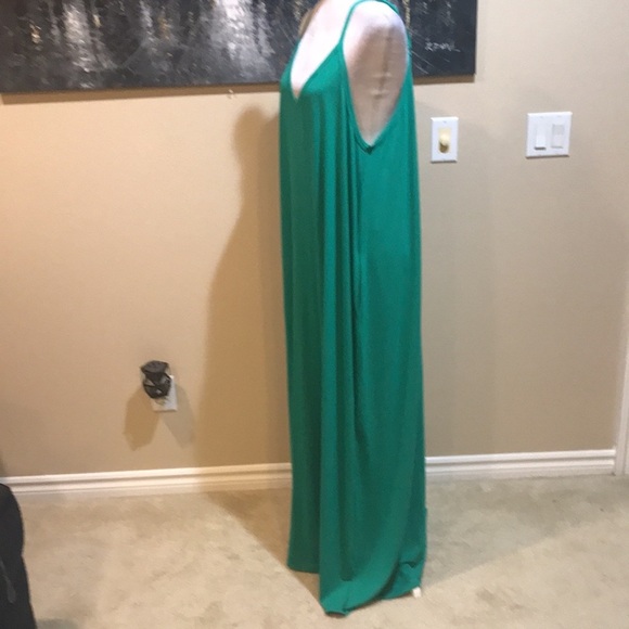 Zenana V-Neck Adjustable Strap with Pockets Green Maxi Dress-Size 2X - Picture 2 of 6